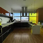 Luxury Family Beachfront Apartment *