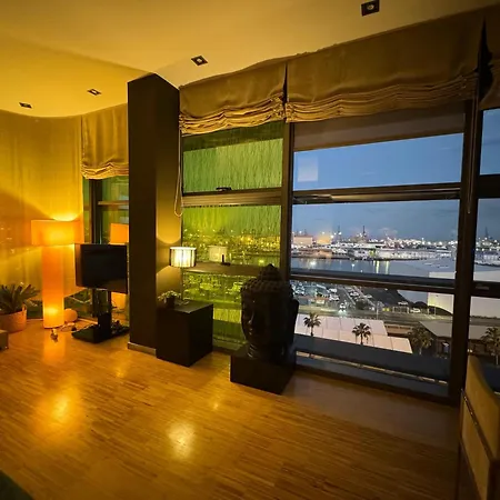 Luxury Family Beachfront Lejlighed